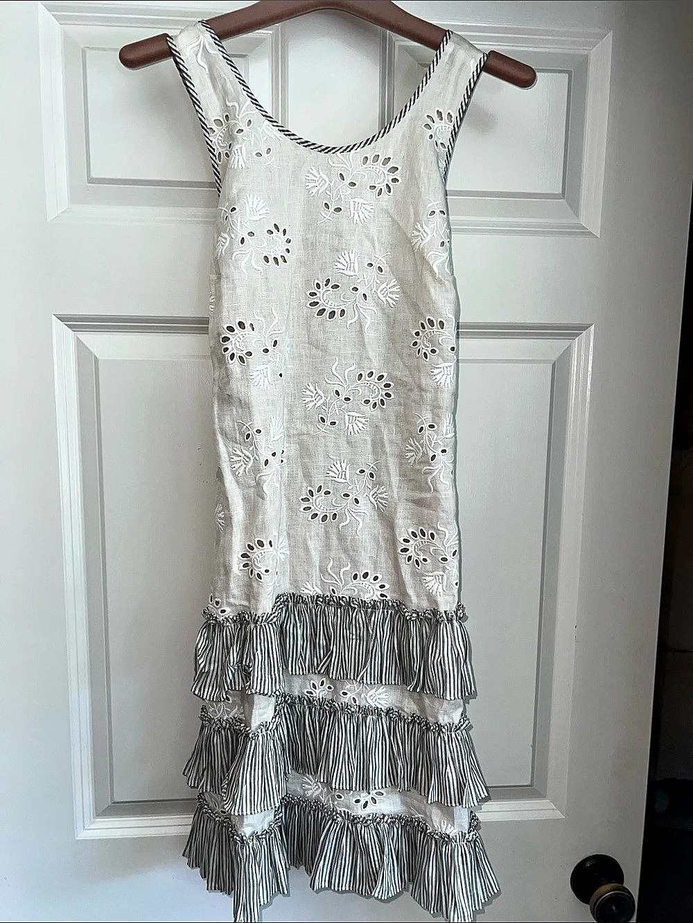 Rebecca Taylor eyelet Tiered Mini Dress in Gray & White Size 2 Like N﻿ew